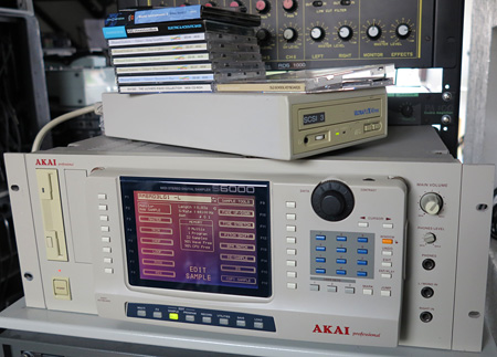 Akai S6000