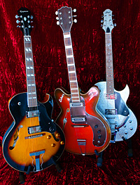 Drei Gitarren: Epiphone, Echo, Career